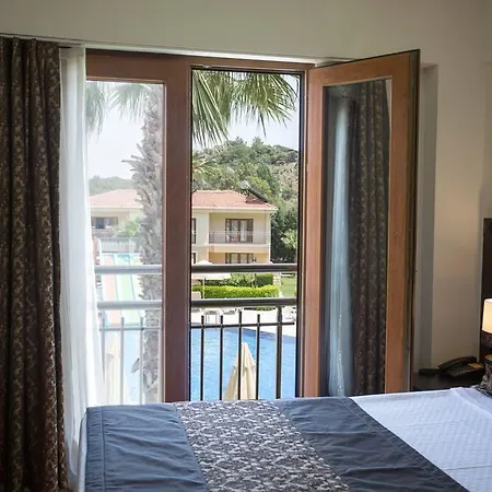 Hotel The One Club Hotel 3*