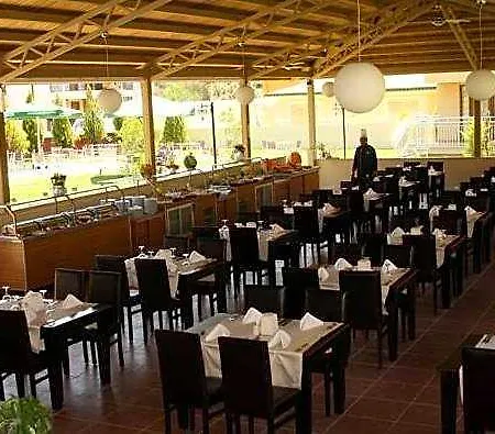 Ξενοδοχείο The One Club 3*